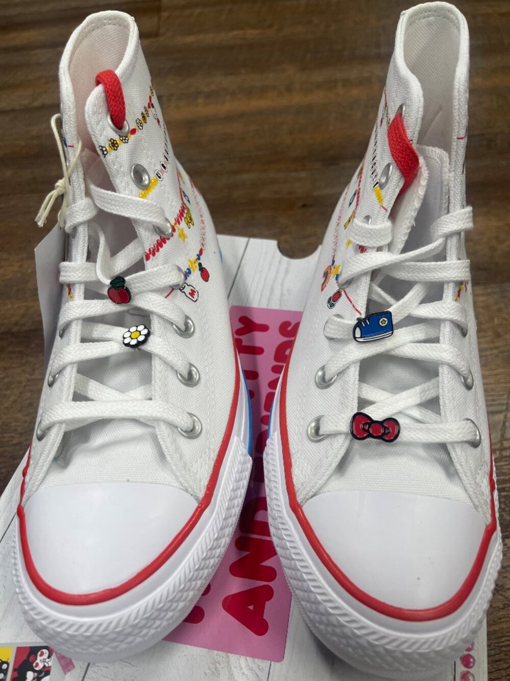 Converse x Hello Kitty Chuck Taylor Hi Women's 8 NWT - Picture 2 of 9